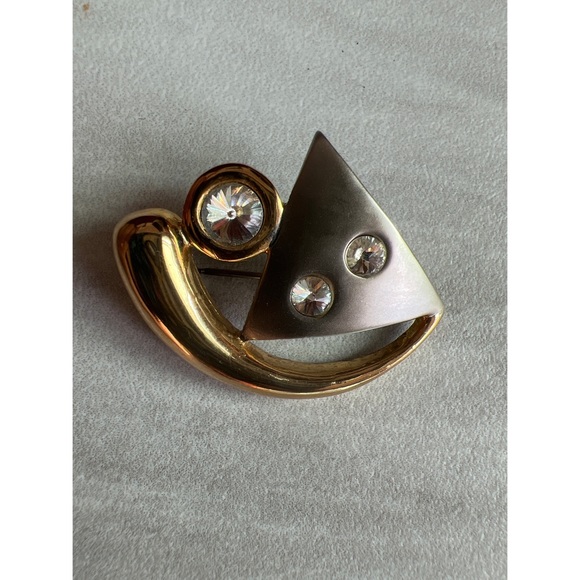 Vintage Unsigned Monet Brooch - Picture 2 of 3